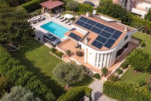 Villa indipendente con piscina