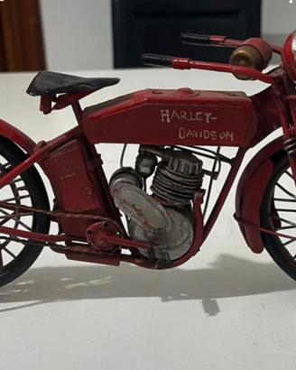 Modellino che riprod. Harley Davidson