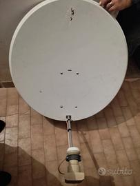 Parabola satellitare 80 cm con illuminatore