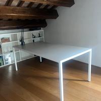 Tavolo studio e cassettiera