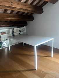 Tavolo studio e cassettiera