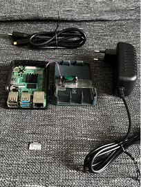 RASPBERRY Kit Pi4 8GB Case,Alimentatore, microSD