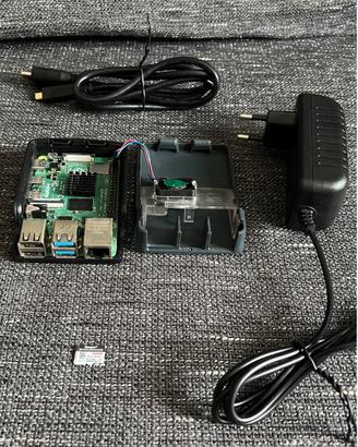 RASPBERRY Kit Pi4 8GB Case,Alimentatore, microSD