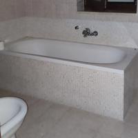 Vasca bagno tradizionale e rubinetteria 