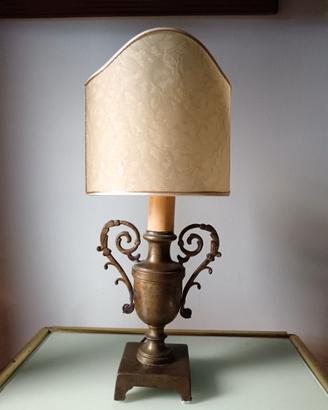 Lampada con antico vaso portapalma in bronzo
