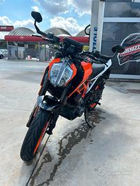 KTM DUKE 390