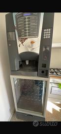 Distributore automatico caldo freddo