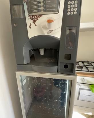 Distributore automatico caldo freddo