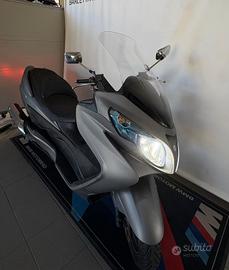Suzuki Burgman 400-2016
