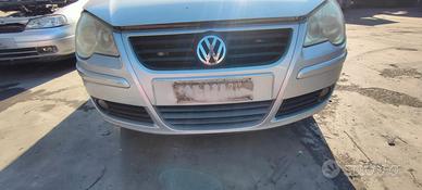 VOLKSWAGEN POLO 2005 PARAURTI ANTERIORE