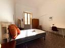 via-manno-stanze-arredate-in-ampio-appartamento
