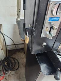macchina da caffe con gettoniera 