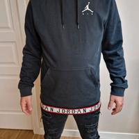 Felpa Jordan Nera con Cappuccio – Taglia M