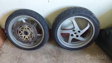 Honda VFR800 98-11  cerchio anteriore e posteriore