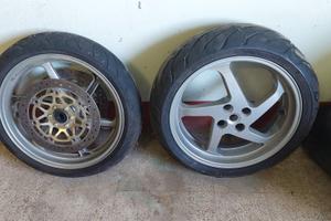 Honda VFR800 98-11  cerchio anteriore e posteriore