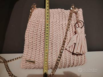 Borsa a tracolla lavorata a mano