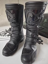 Stivali moto Acerbis. 