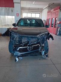 toyota hylux sinistrato