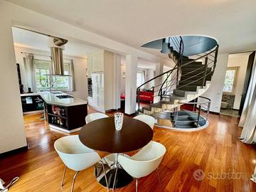 Villa di 235 m² con 4 locali e box auto doppio a S
