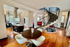 Villa di 235 m² con 4 locali e box auto doppio a S