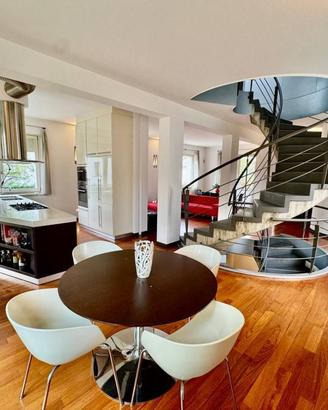 Villa di 235 m² con 4 locali e box auto doppio a S