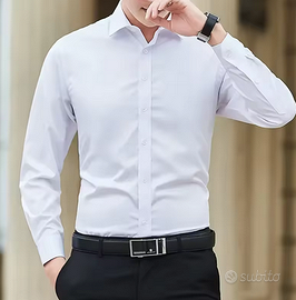 Camicia bianca con maniche lunghe