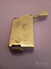 Vecchio accendino di fattura artigianale