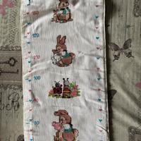 Metro misura crescita ricamato e confezionato a ma