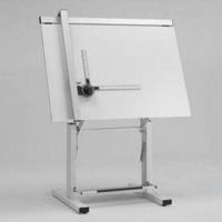 Tavolo da disegno con tecnigrafo