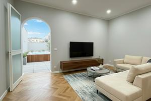 Casa Indipendente con Cortile e Terrazza