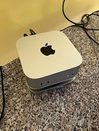 Mac Mini M4 + base metallica