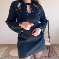 Abito corto nero con cut out e dettagli oro tg s