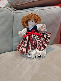 bambola in porcellana