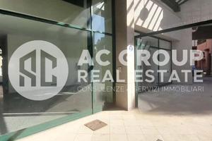 SARONNO CENTRO - SPAZIO COMMERCIALE / DIREZIONALE