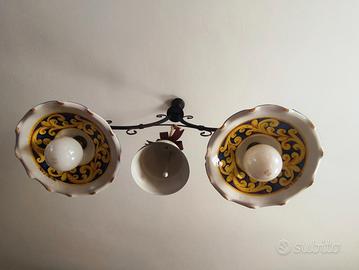 lampadario in ferro battuto e ceramica 