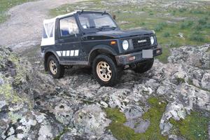Suzuki samurai si 413