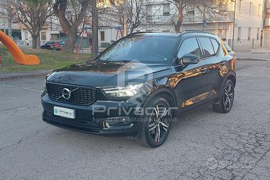 VOLVO XC40 B4 AWD Geartronic R-design