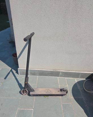 monopattino freestyle professionale NATIVE