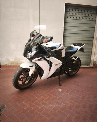 cbr 1000 rr fireblade 2009