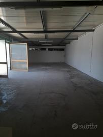 Locale uso commerciale e/o deposito con guardiania