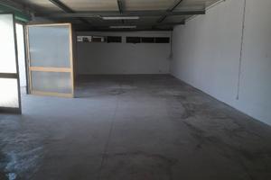 Locale uso commerciale e/o deposito con guardiania