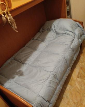 Letto 1.90 x 1.17 con rete a doghe e materasso di