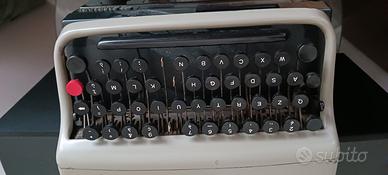 macchina da scrivere Lettera 22