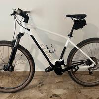 E-bike mtb cube