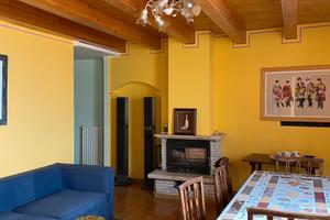 Su due livelli con 2 camere terrazzo e 2 bagni