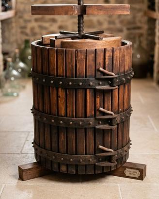 Torchio antico per uva/vinaccia in legno e ferro 