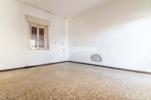 GUANZATE - SOLUZIONE INDIPENDENTE CON MAGAZZINO E