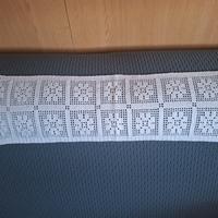 Centrino nuovo  bianco lavorazione fine a filè 