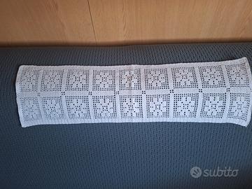 Centrino nuovo  bianco lavorazione fine a filè 