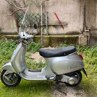 Vespa Piaggio LX 125